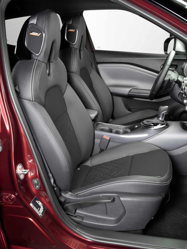 oct._7_-_2pm_cet_-_new_nissan_juke_interior_04-source.jpg