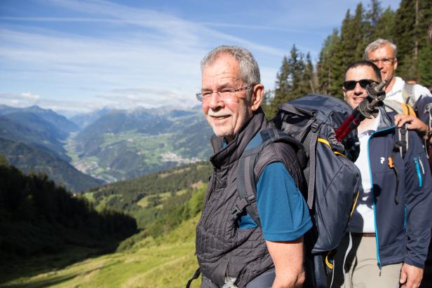 Alexander Van der Bellen im August 2016 bei einer Wanderung im Kaunertal.