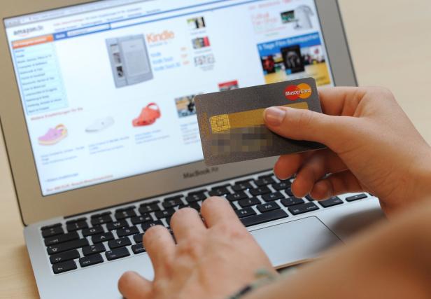THEMENBILD-PAKET: ONLINE-SHOPPING / INTERNET / HAN