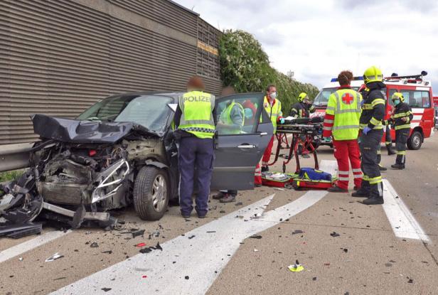 Sieben Verletzte bei Verkehrsunfall auf der A2 in NÖ