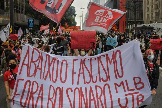 BRAZIL-HEALTH-VIRUS-POLITICS-BOLSONARO-RACISM-PROTEST