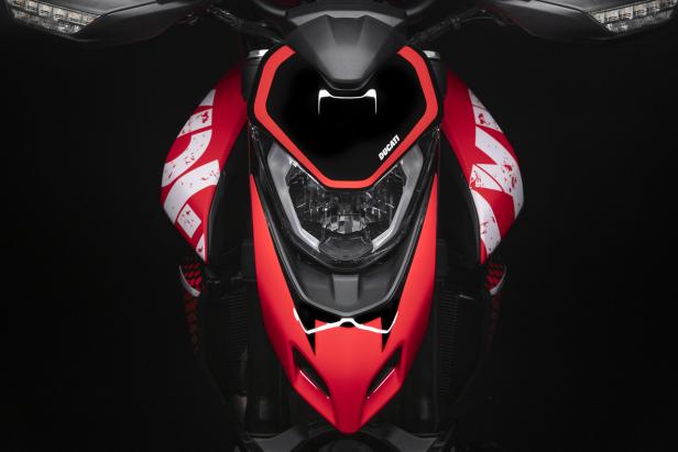 17_ducati_hypermotard_950_rve_uc169740_high.jpg