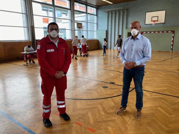 Wiener Neustadt: Corona-Massentest im Gymnasium gestartet
