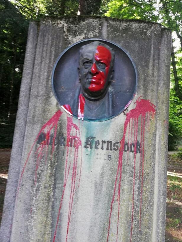 Kernstock-Denkmal beschmiert: Polizei ermittelt