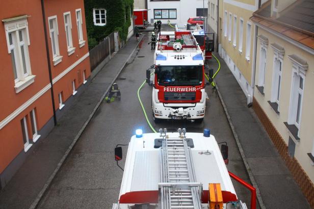 Rauchschwaden in Wr. Neustadt: Unbewohntes Haus brannte