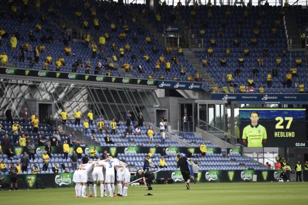 3.000 Fans in Abständen sahen das Derby in Kopenhagen