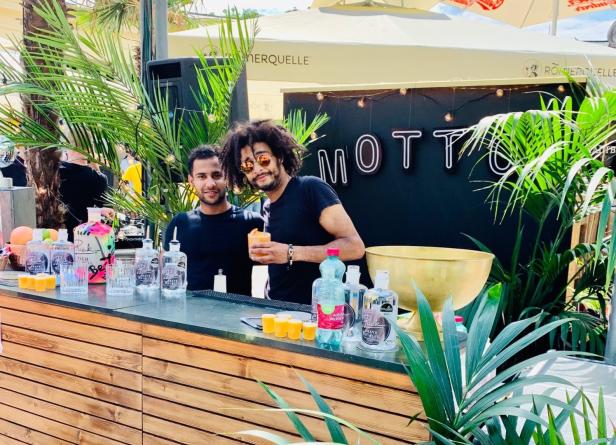 Liquid Market wird zu Cocktail-Party im Luxus-Hotel