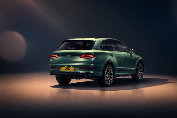 new_bentayga_-_alpine_green_-_8.jpg