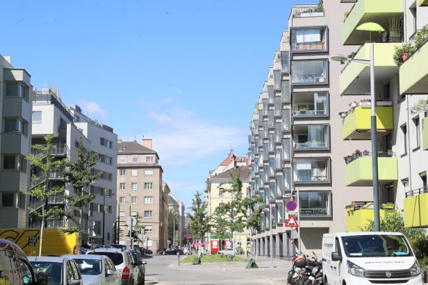 Straßenansicht aus dem Sonnwendviertel in Wien
