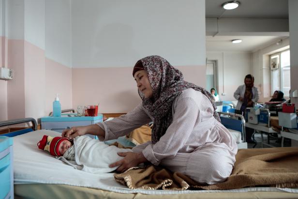 Massaker an Müttern und Babys, Hunderte Tote: Afghanistan blutet