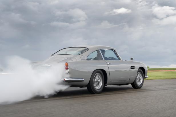 aston_martin_db5_goldfinger_continuation04-jpg.jpg