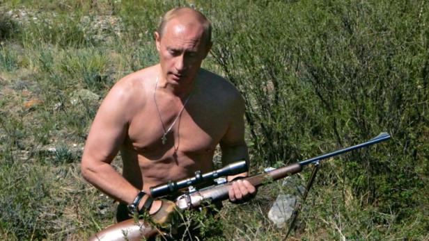 Putin: Auf Tauchfahrt und "echter Mann"