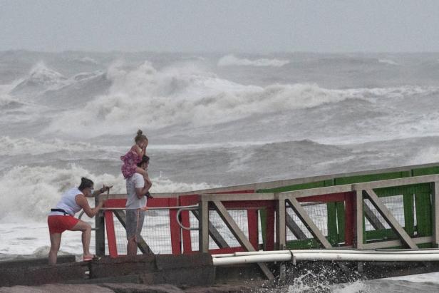 Hurrikan "Hanna" traf in Texas auf Land