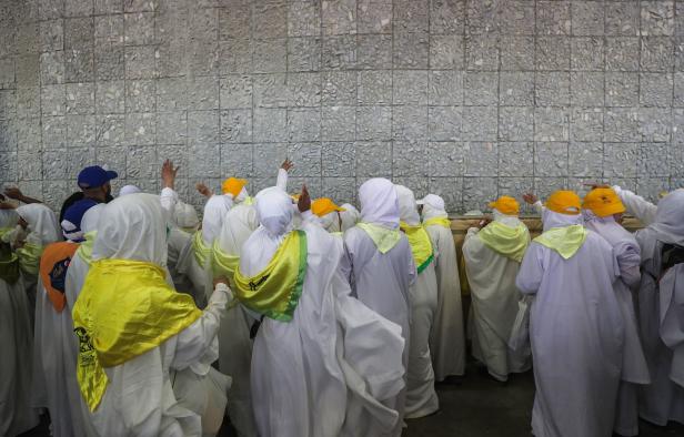 Mit Maske in Mekka: Pilgern in Zeiten von Corona