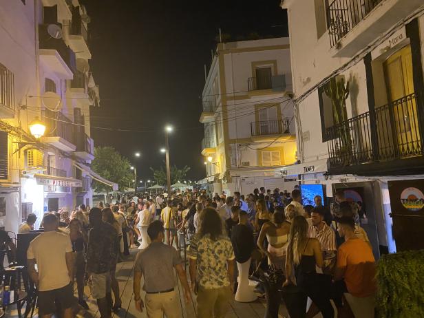 Urlaub auf der Partyinsel Ibiza: Funktioniert das?