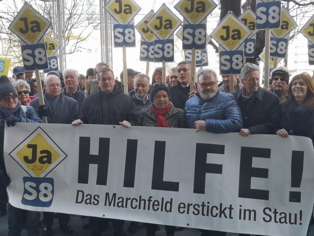 Gegner der S8 droht ÖVP zu klagen