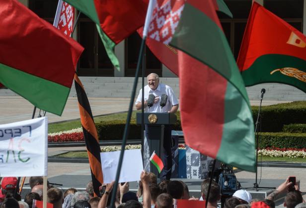 Supporters of Belarusian President Alexander Lukashenko rally in Minsk