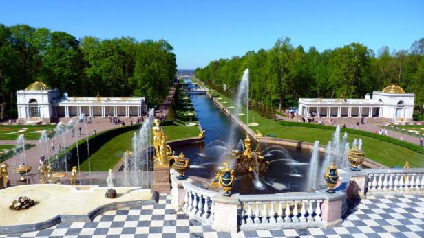 Schloss Peterhof, einst die Sommerresidenz der russischen Zaren