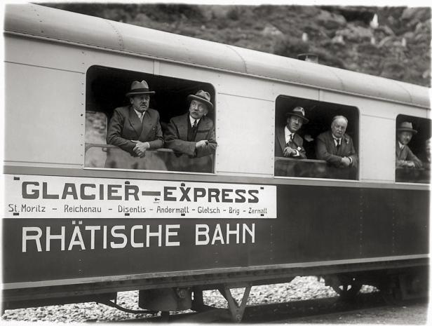 damals1_eroeffnungsfahrt_mit_bundesraete_haab_und_welti_c_by_glacier_express.jpg