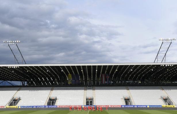 Denkmäler des Größenwahns: Fußball-Stadien, die überflüssig sind