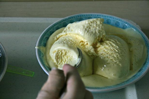 Eiskalt erwischt: Vanille-Eis im Test