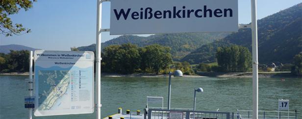 Deutsche Kreuzfahrtschiffe kollidierten auf der Donau in NÖ