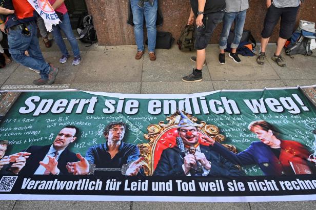 Corona-Demo in Berlin: Sie glauben an einen Masterplan, nicht an die Maske