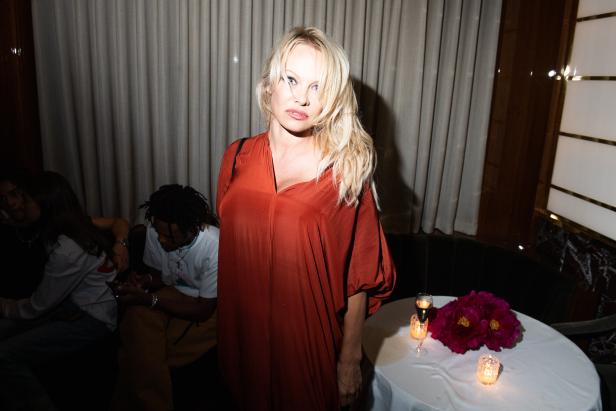 Wie einst Heidi Klum: Pamela Anderson turtelt nach Scheidung mit Angestelltem