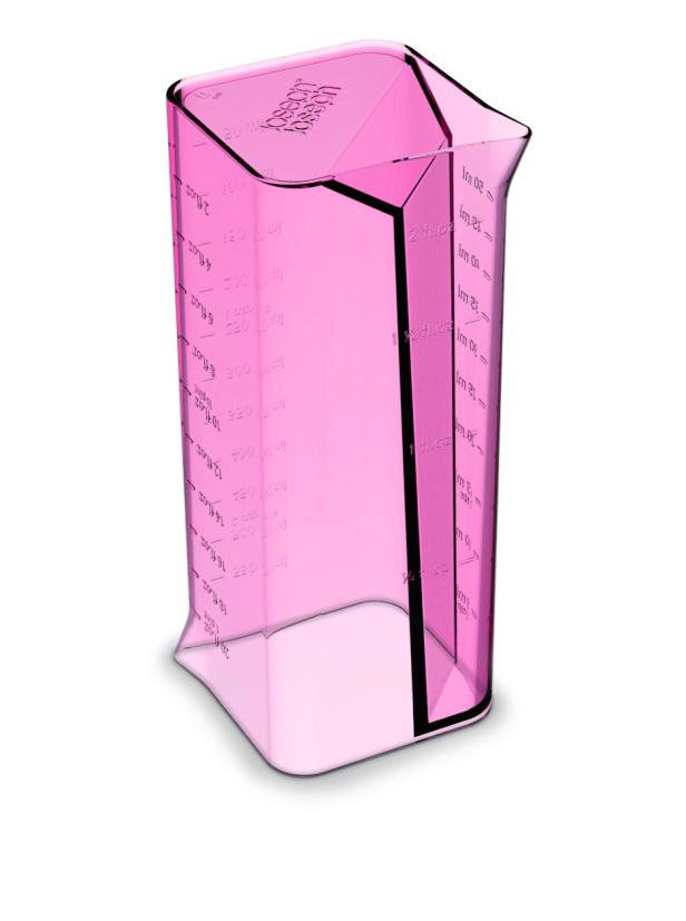 Ein pinkfarbener Messbecher aus Kunststoff mit Markierungen in Millilitern und Flüssigunzen.