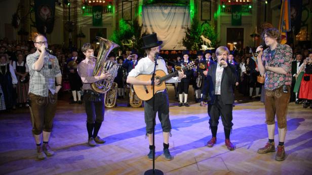 Prominenz auf der Pirsch: Bilder vom Jägerball