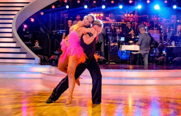 Erstes Tanz-Aus: Welches Paar bei "Dancing Stars" gehen musste