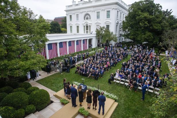 Trump schon am Montag wieder im Weißen Haus?