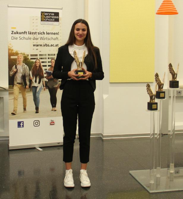 Semira Delić mit ihrer Merkur-Auszeichnung