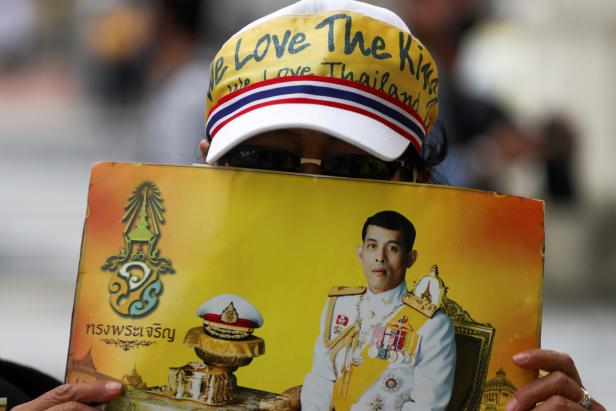 Thailand: Drei Finger gegen den König
