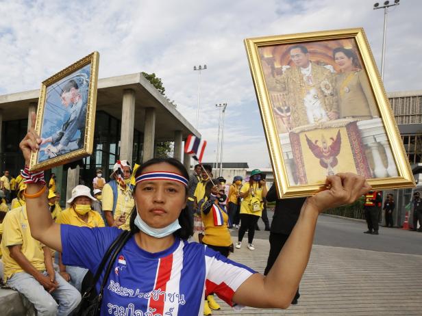 Proteste in Thailand: Parlament sucht bei Sondersitzung Lösungen
