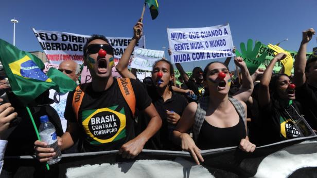 Brasilianer marschieren gegen Korruption