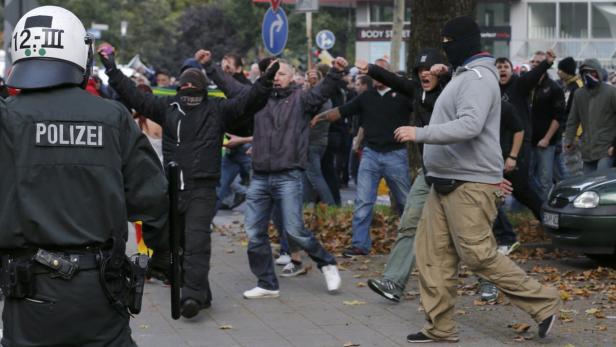 Hooligans: Salafisten als Krawall-Vorwand