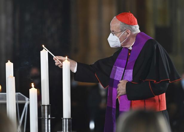 Trauergottesdienst im Stephansdom: Fünf Kerzen für die Toten