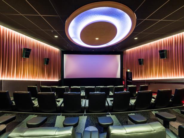 Geschlossene Lichtspielhäuser: James Bond muss jetzt das Kino retten