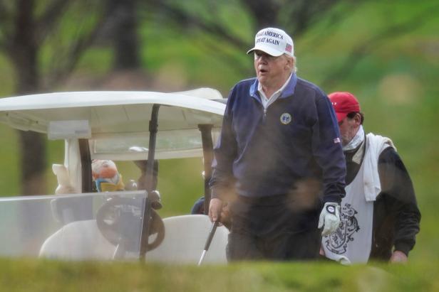 Ärger über Bidens Sieg: Trump lenkt sich mit Golfen ab