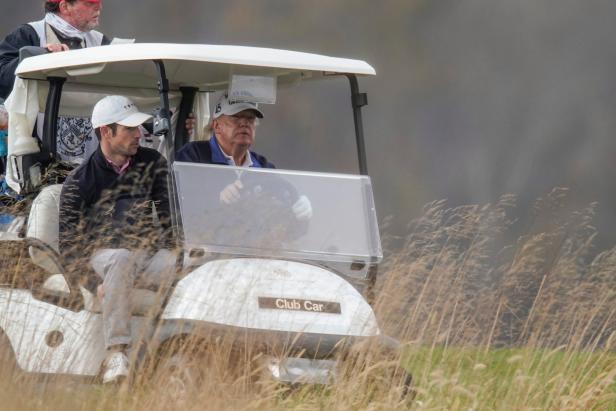 Ärger über Bidens Sieg: Trump lenkt sich mit Golfen ab