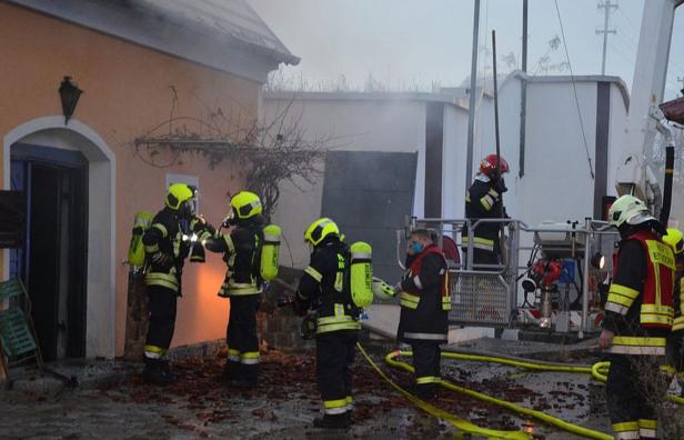 NÖ: Großalarm um Brand in Weinkeller am Gallenberg