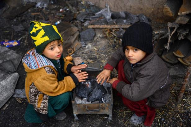 Armut, Bomben, Corona - Das Horror-ABC in Afghanistan