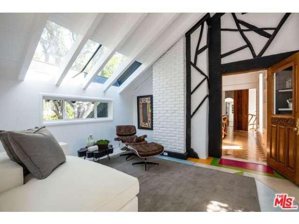 Schräge Villa von Frank Zappa wird verkauft