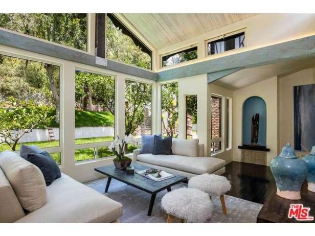 Schräge Villa von Frank Zappa wird verkauft