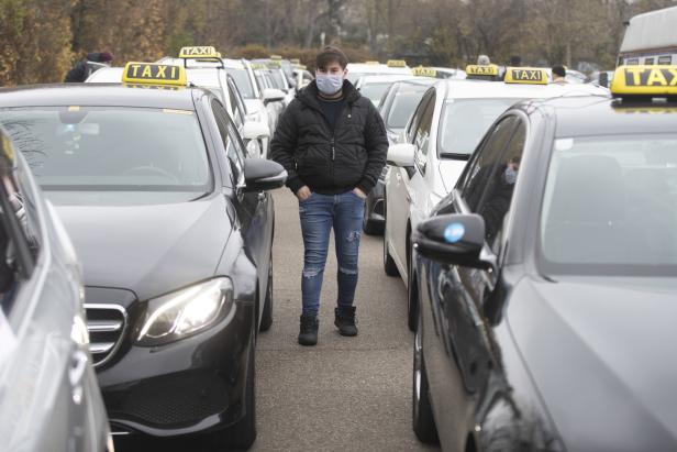 1.400 Taxifahrer demonstrierten in Wien gegen Gesetzesnovelle