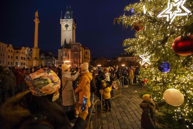 Europa erwacht aus dem Lockdown: Wo Weihnachten einfach wird - und wo nicht