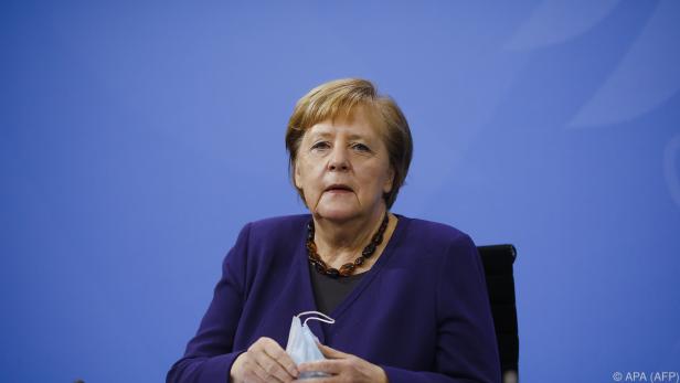 Merkel verkündet Verlängerung