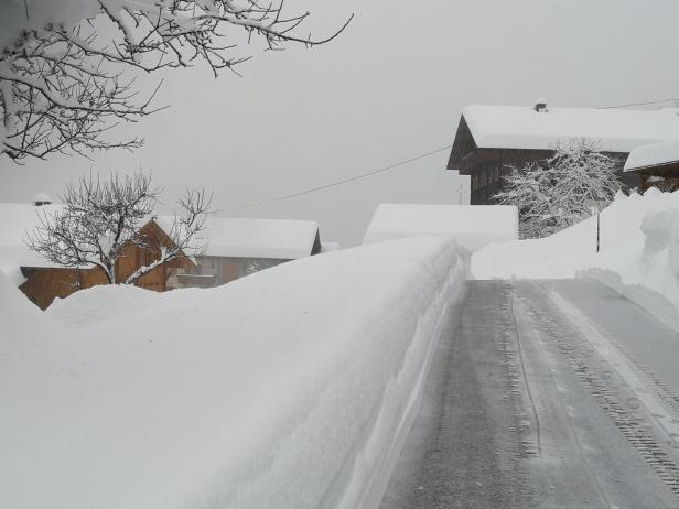 Weiter Neuschnee: 4.000 Haushalte in Osttirol ohne Strom