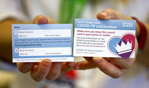 Start in Großbritannien: 90-Jährige erhält als erste Corona-Impfung